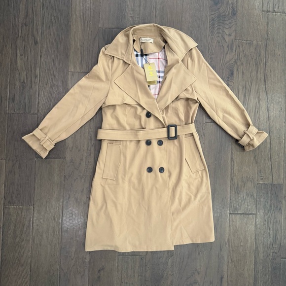 Burberry Classic Tan Trench Coat - Picture 6 of 13